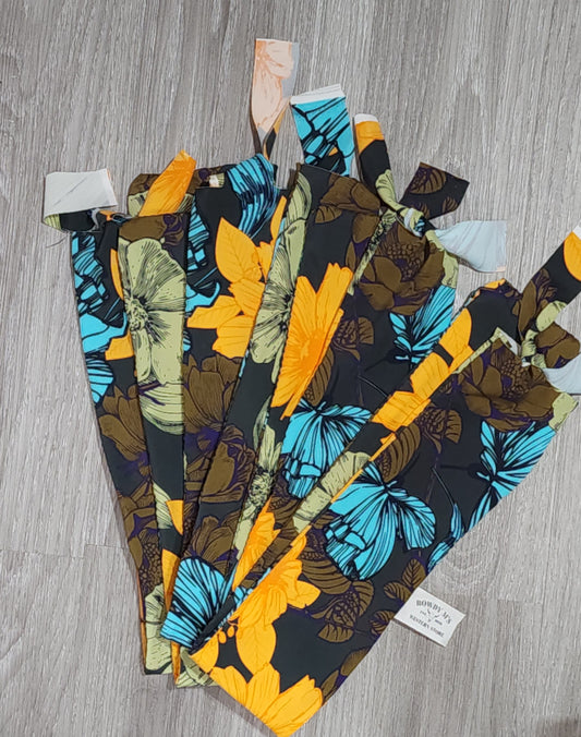 Retro Flowers Tailbag image 1