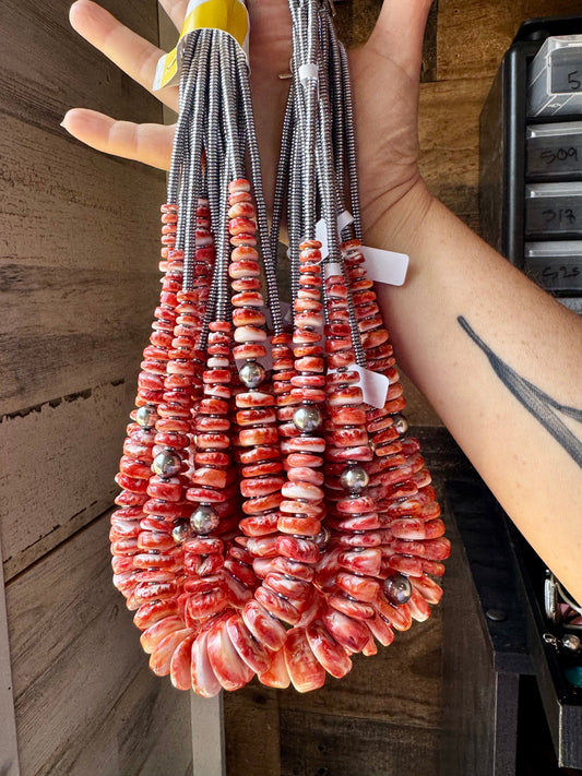 Red-Orange Spiny Oyster Graduated Necklace – 23"