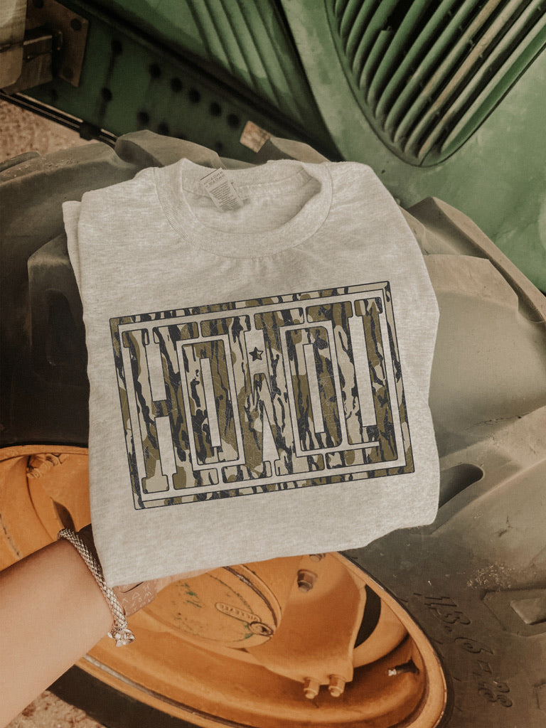 DISTRESSED CAMO HOWDY