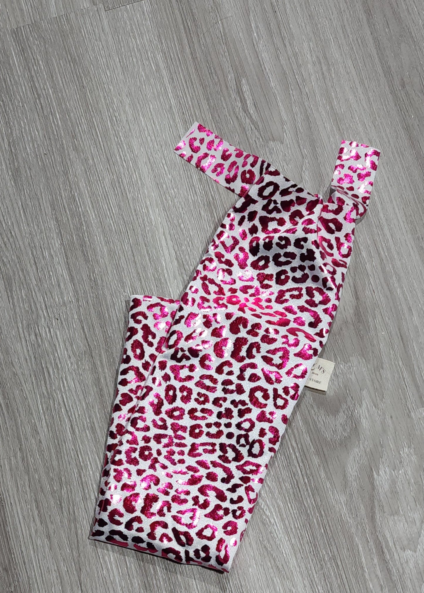 Pink/White Loud Leopard Tailbag image 0