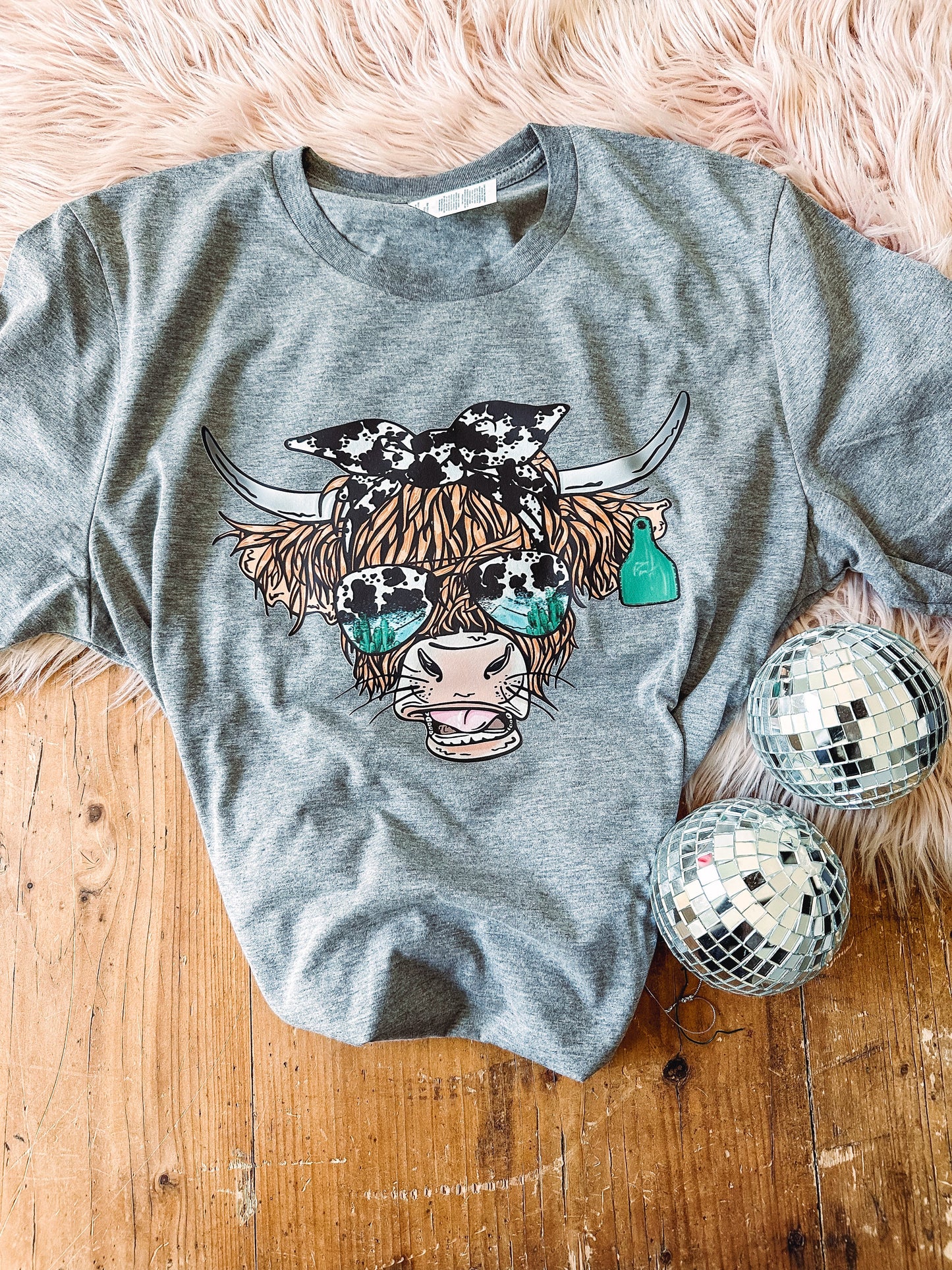 Sunglass Highlander - Graphic Top