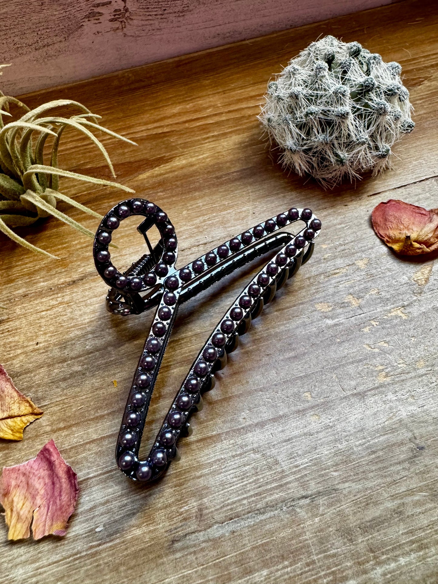 New Style - Faux pearls Hair Clips