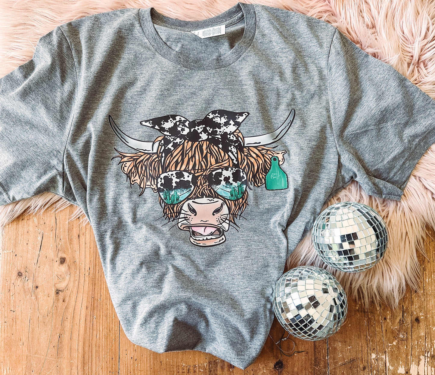 Sunglass Highlander - Graphic Top