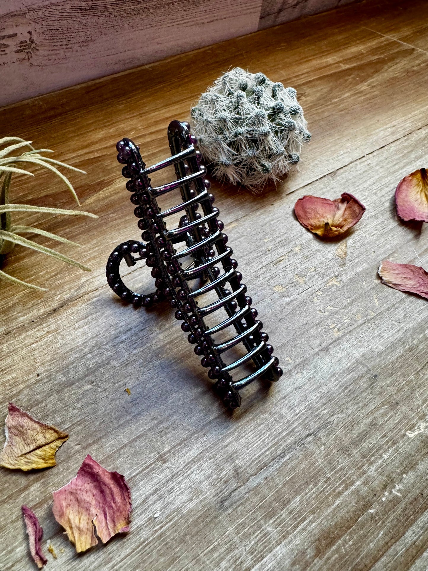 New Style - Faux pearls Hair Clips