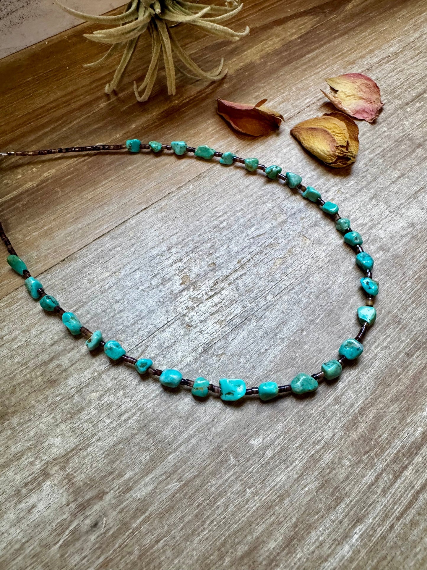 19" Turquoise and Shell Necklace – Bright Natural Stones