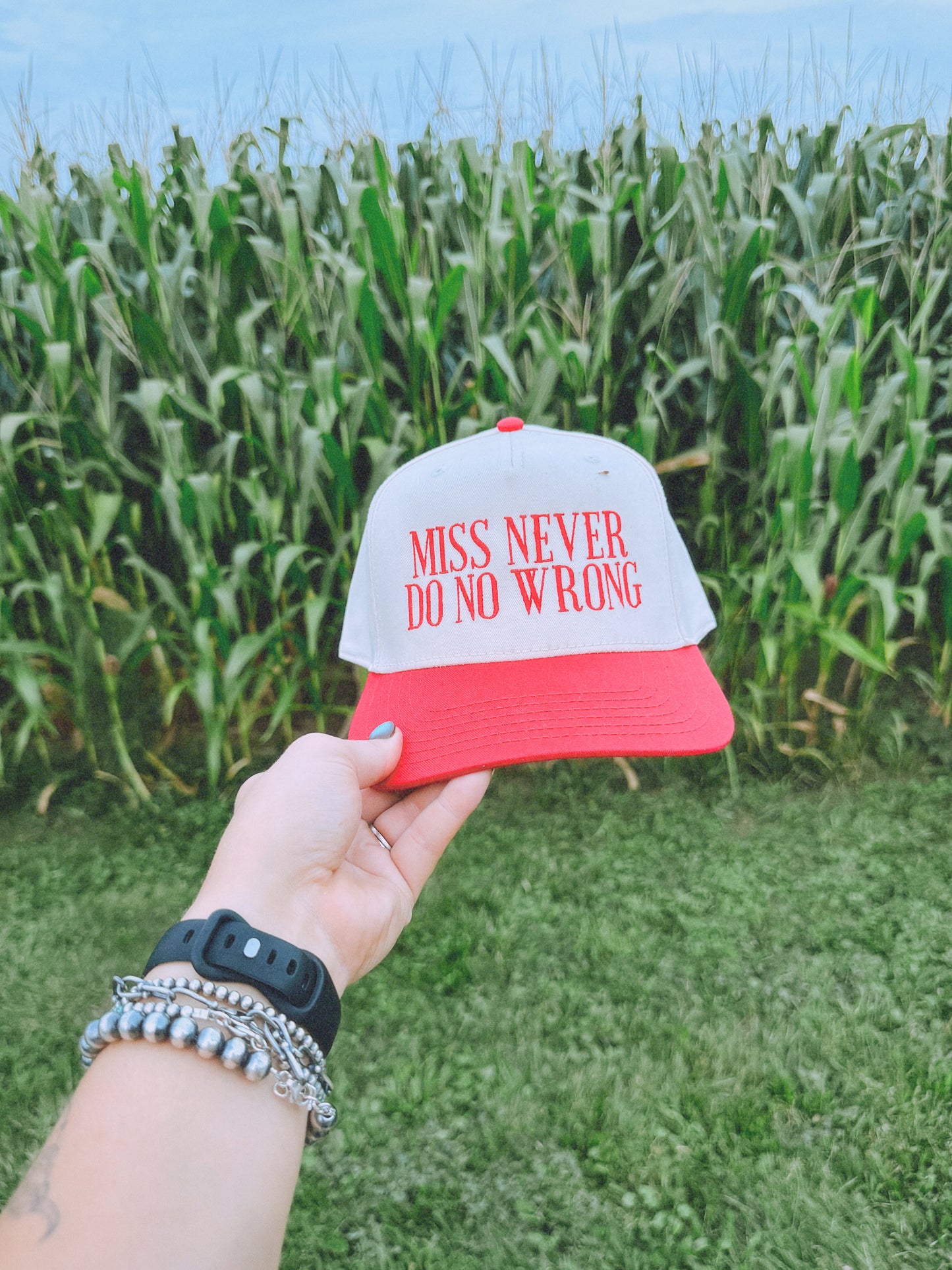 MISS NEVER DO NO WRONG: RED